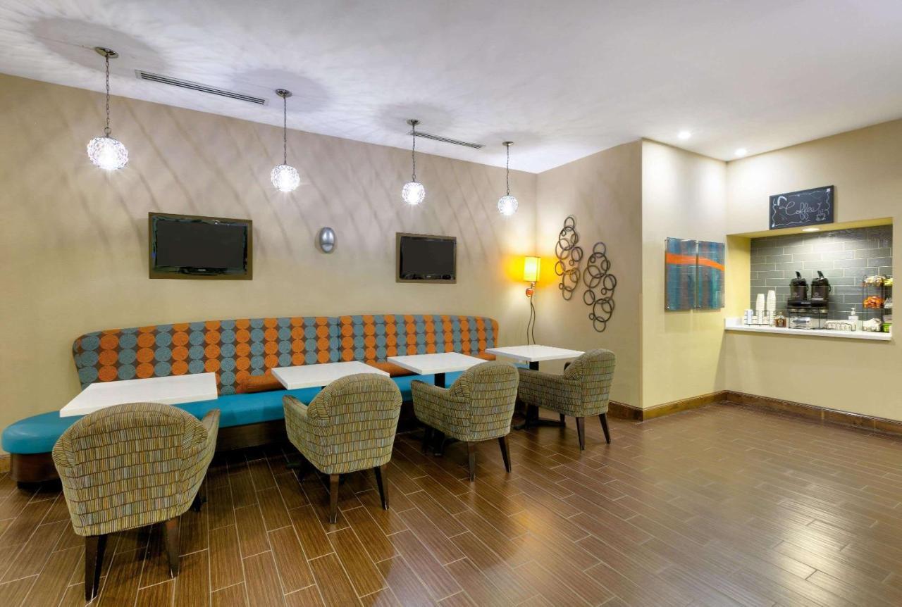 La Quinta By Wyndham Clinton Historic Route 66 Hotel Bagian luar foto